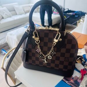 ALMA BB Louis Vuitton. Have receipts and proof of purchase. Excellent condition.